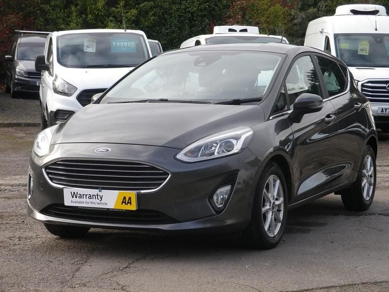 Used Ford Fiesta Zetec 100 HP (73 kW) 2018 Grey Hatchback