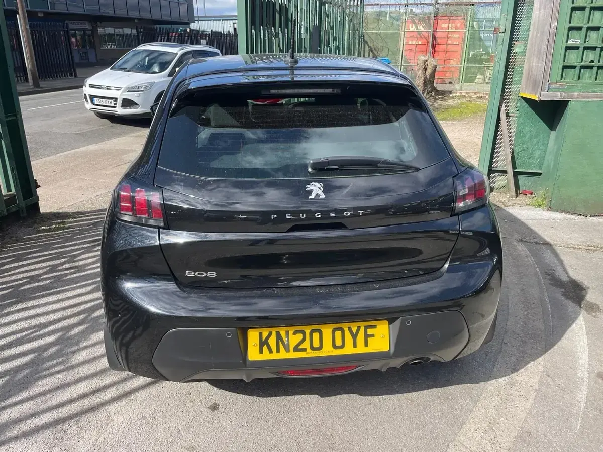 Used Peugeot 208 Active 75 HP (55 kW) 2020 Black Hatchback