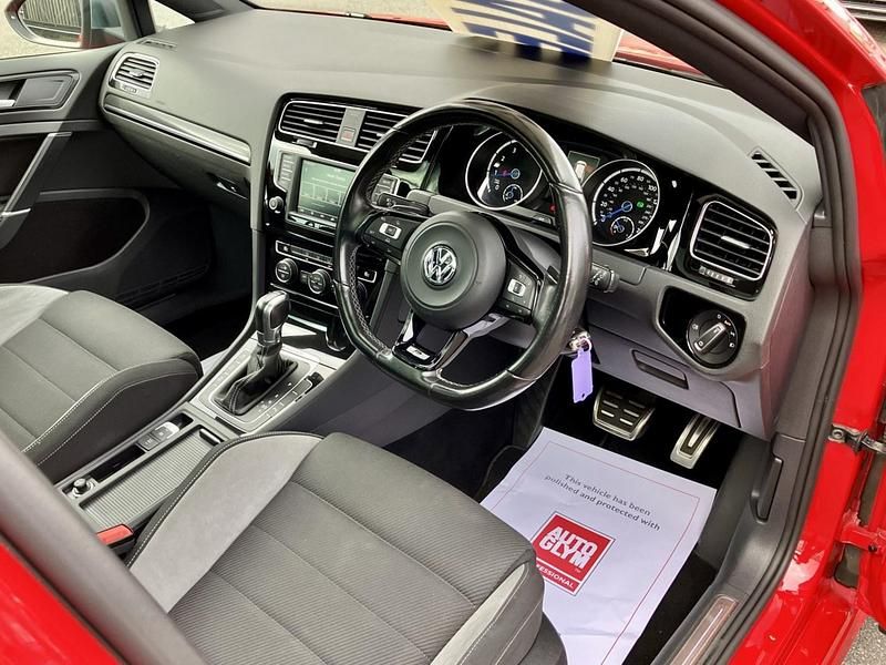Used VW Golf VII R 300 HP (220 kW) 2016 Red Estate
