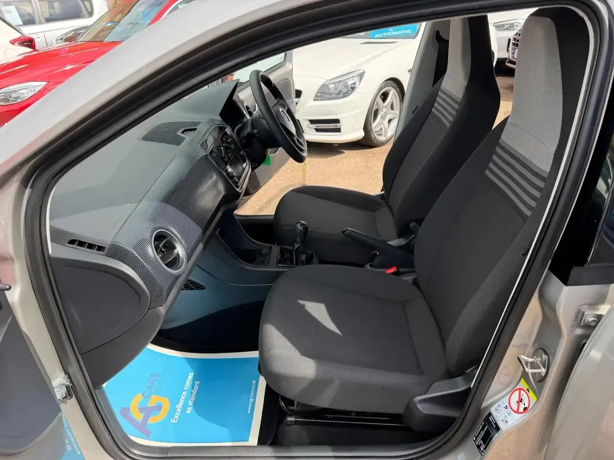 Used VW up! S 60 HP (44 kW) 2019 Silver Hatchback