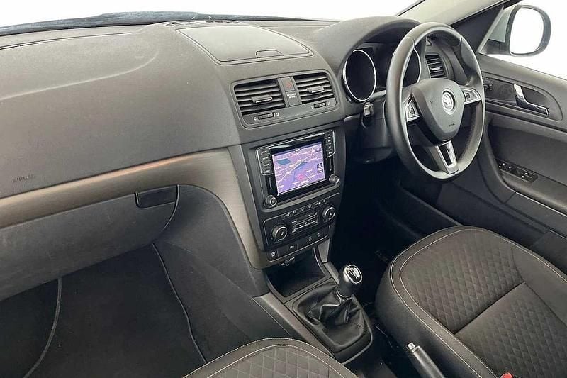 Used Skoda Yeti 81 HP (59 kW) 2017 Black magic pearlescent SUV