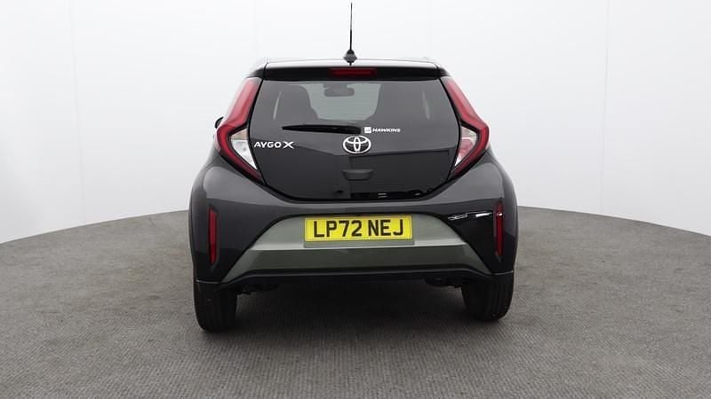 Used Toyota Aygo X 72 HP (52 kW) 2023 Green SUV
