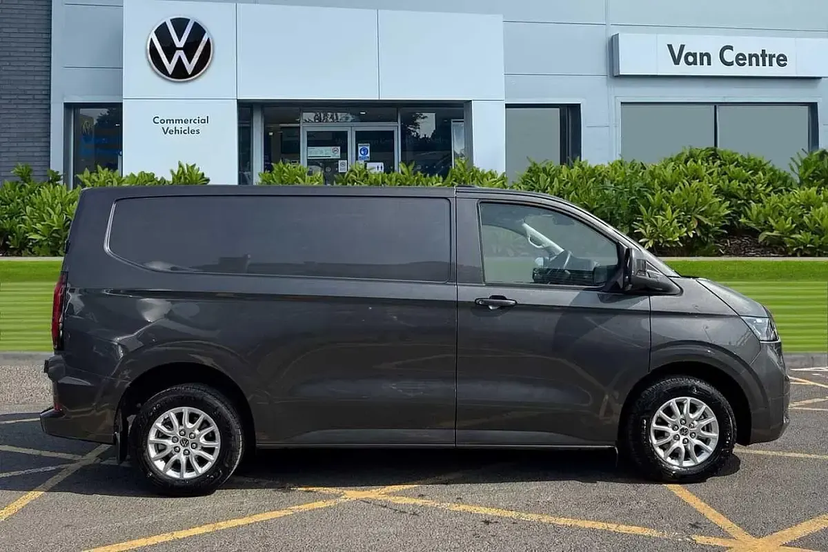 Used VW Transporter Pro 100 kW (136 HP) 2025 Grey Van
