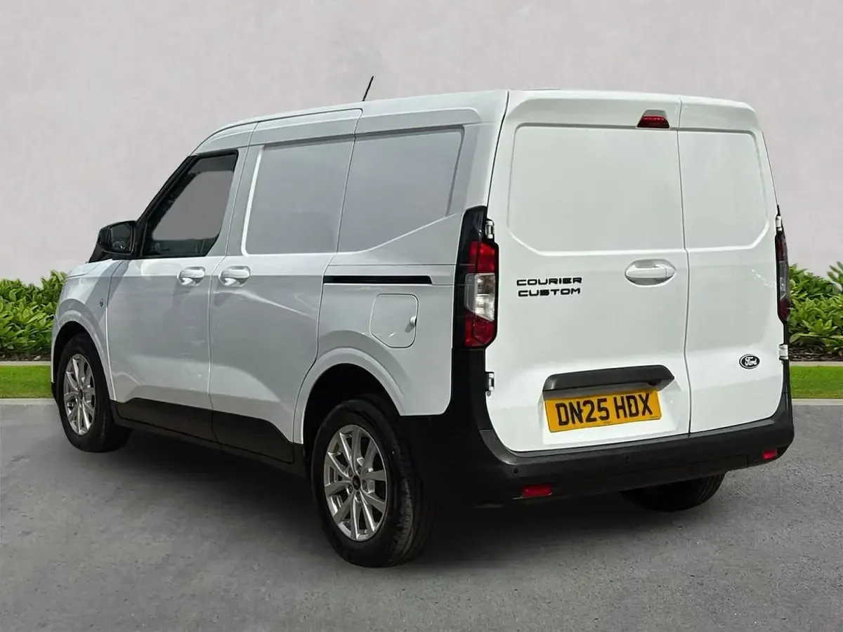 Used Ford Transit Courier Limited 125 HP (91 kW) 2025 White Van