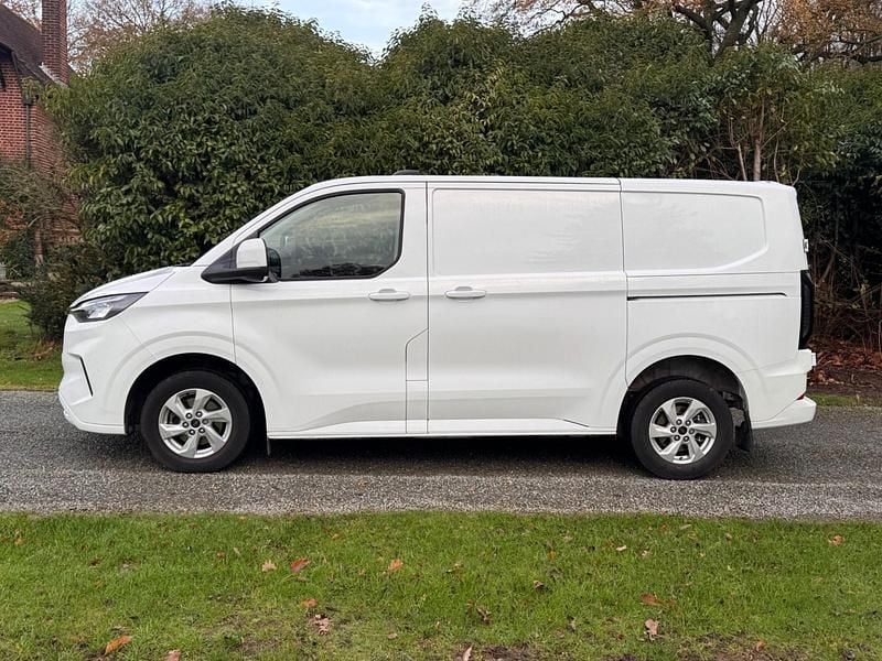Used Ford Transit Custom Limited 136 HP (100 kW) 2024 White Van