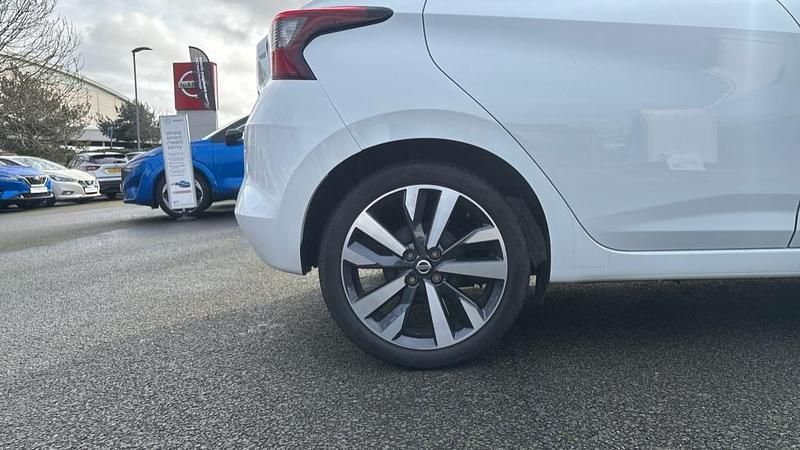 Used Nissan Micra Tekna 92 HP (67 kW) 2022 White Hatchback