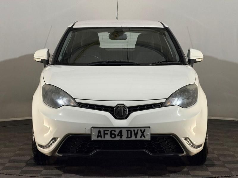 Begagnad MG MG3 2014 Vit Halvkombi