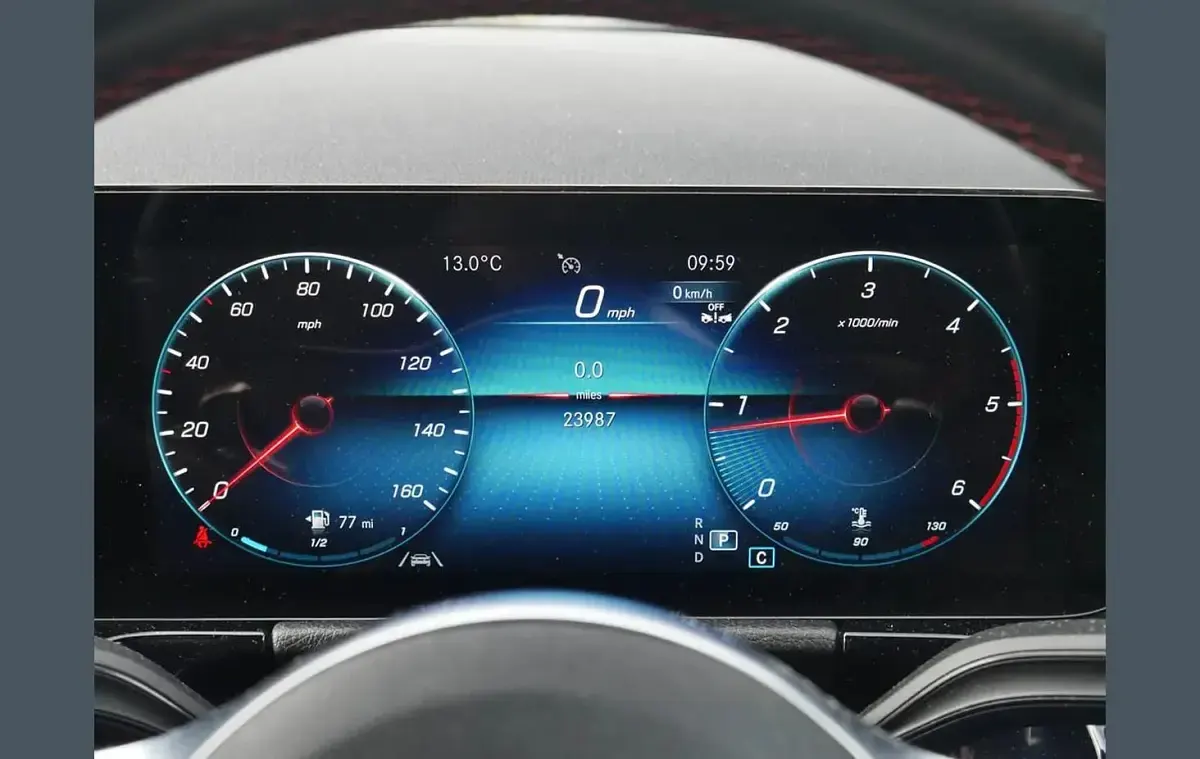 Używany Mercedes GLA220 Executive 187 KM (137 kW) 2023 Srebrny SUV