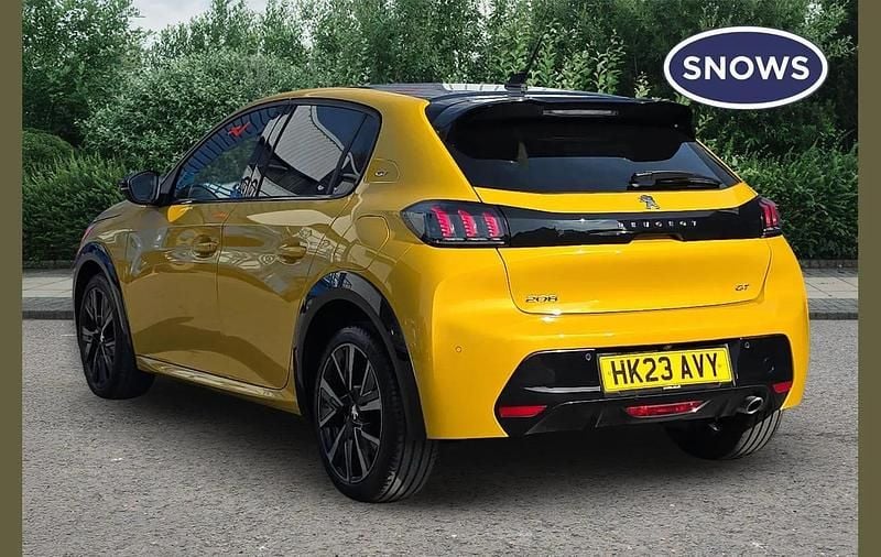Used Peugeot 208 GT 102 HP (75 kW) 2023 Yellow Hatchback
