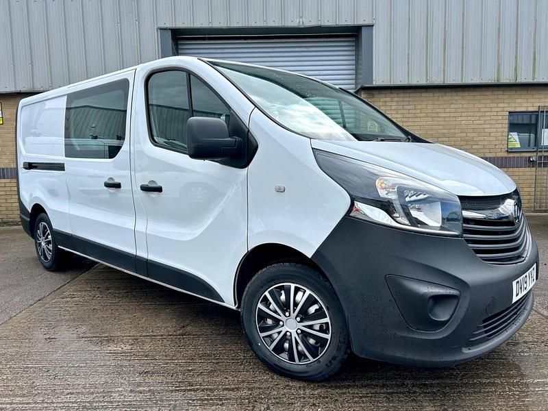 Second-hand Vauxhall Vivaro 120 CP (88 kW) 2019 Alb Monovolum