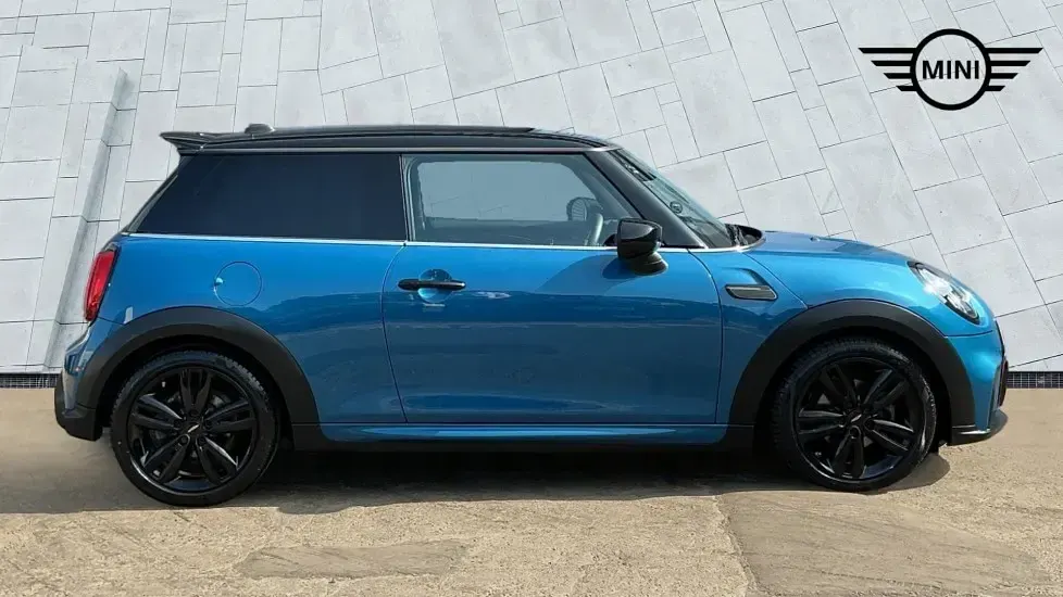 Used Mini Cooper Hatch 134 HP (98 kW) 2023 Blue Hatchback