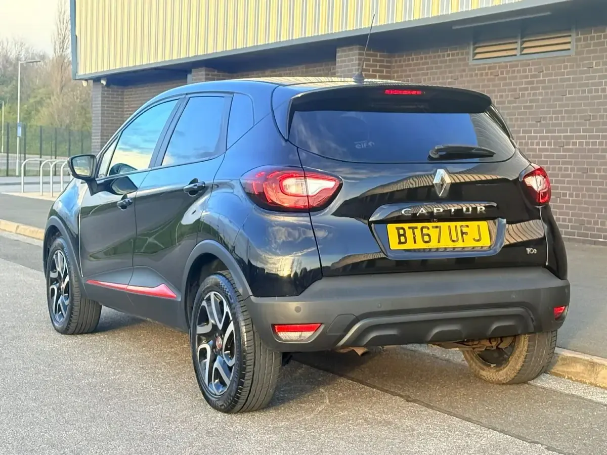 Used Renault Captur Dynamique 2017 Black SUV