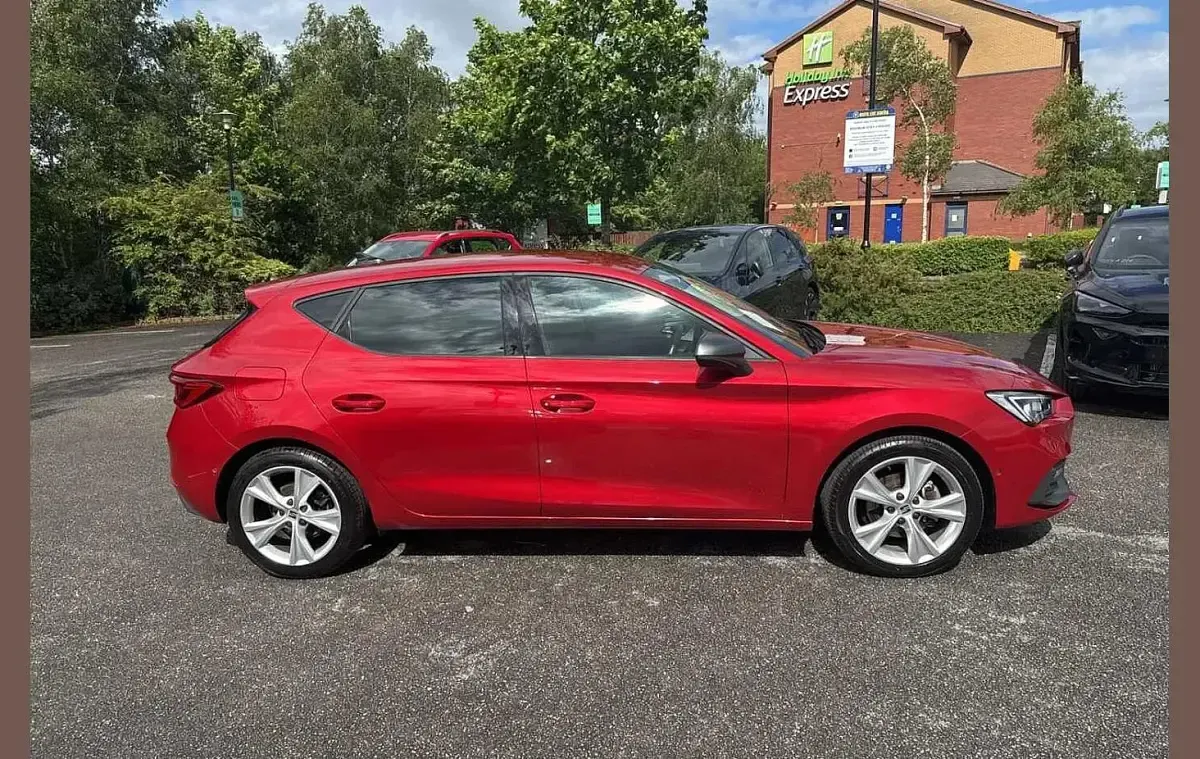 Used Seat Leon FR 150 HP (110 kW) 2023 Red Hatchback