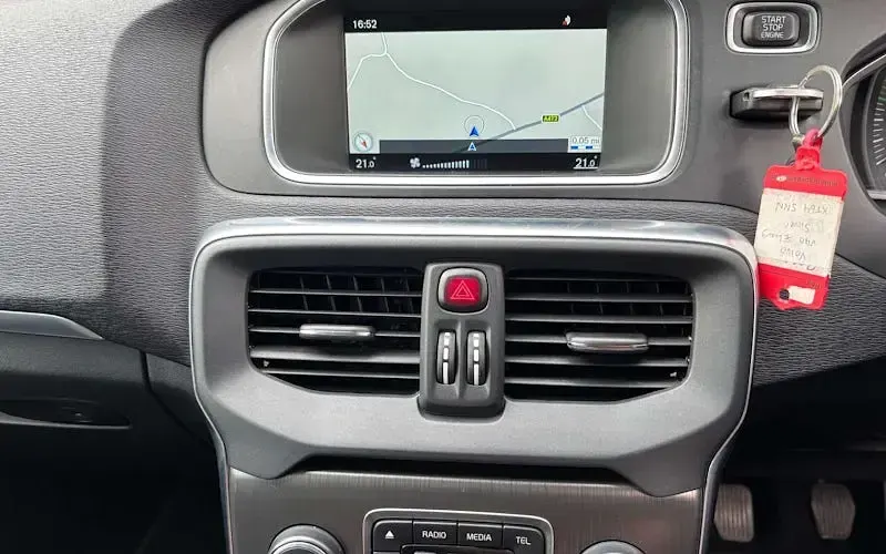 Used Volvo V40 SE Lux 150 HP (110 kW) 2015 Silver Hatchback