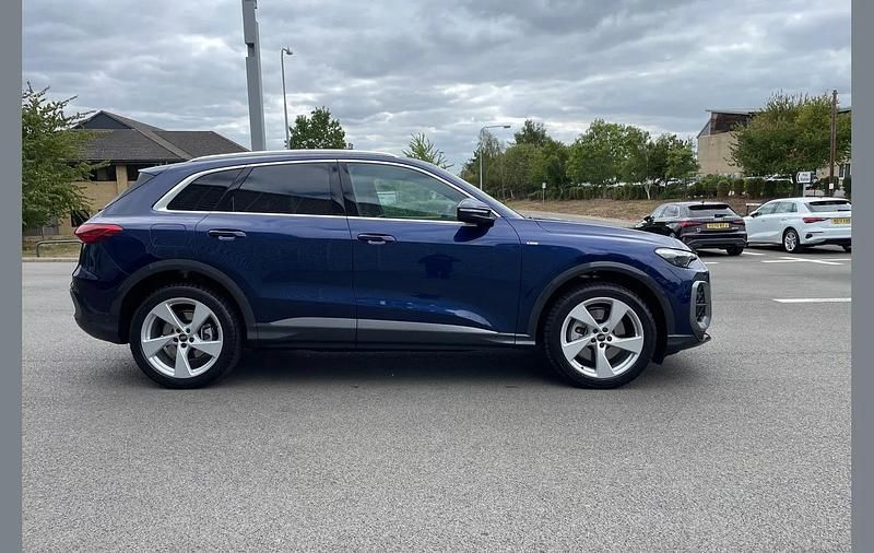Used Audi Q5 S-Line 200 HP (147 kW) 2025 Blue SUV