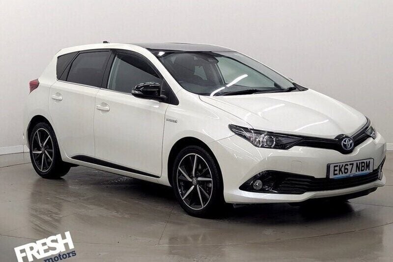 Used 2017 Toyota Auris Hybrid | £13,590 (Fair price) - Image 1/1