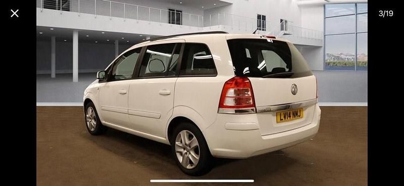 Used Vauxhall Zafira 120 HP (88 kW) 2014 White MPV