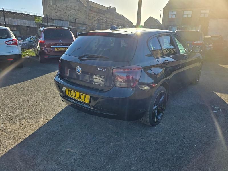 Used BMW 118 Sport Line 2013 Black Hatchback