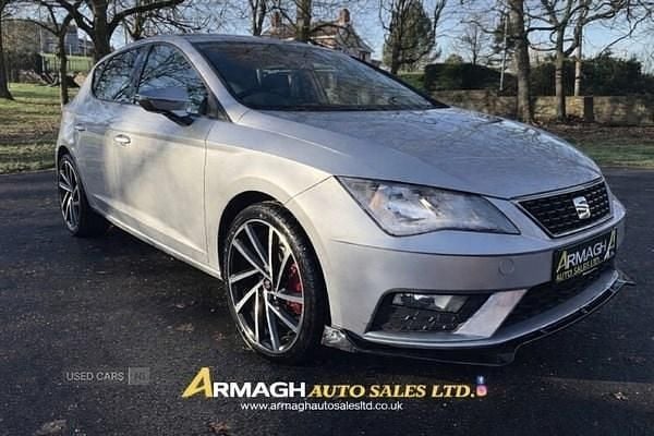 Used Seat Leon SE Dynamic 115 HP (84 kW) 2018 Silver Hatchback