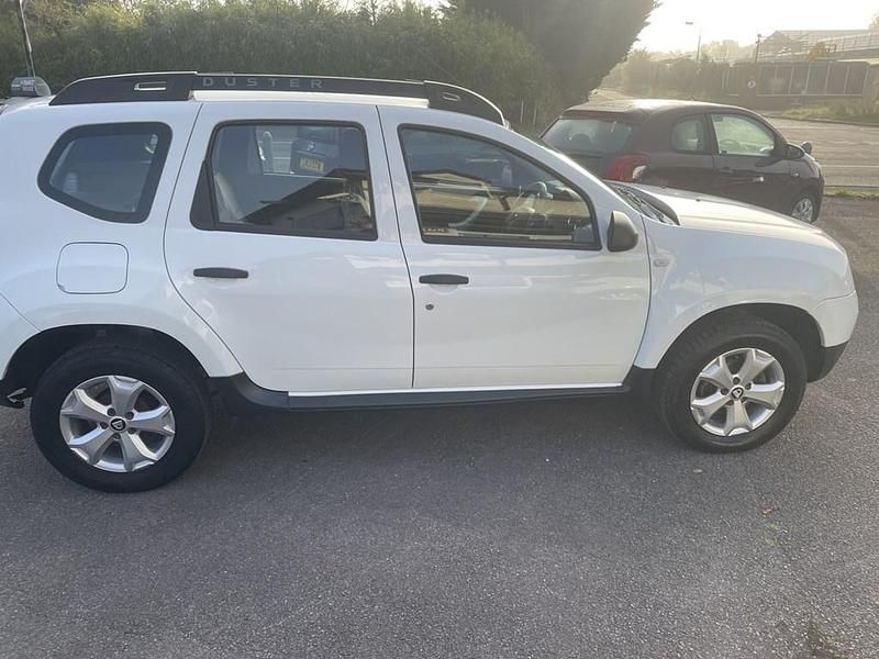Used Dacia Duster Ambiance 2015 White SUV
