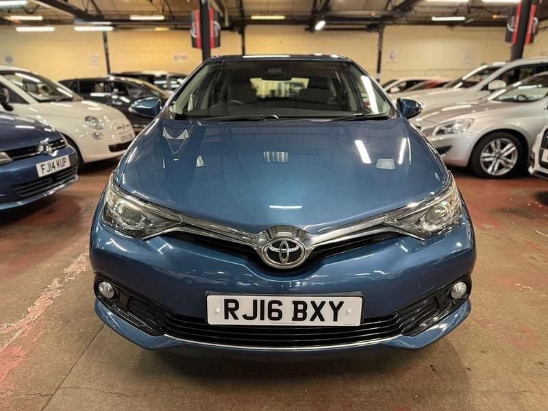 Used Toyota Auris 2016 Blue Hatchback