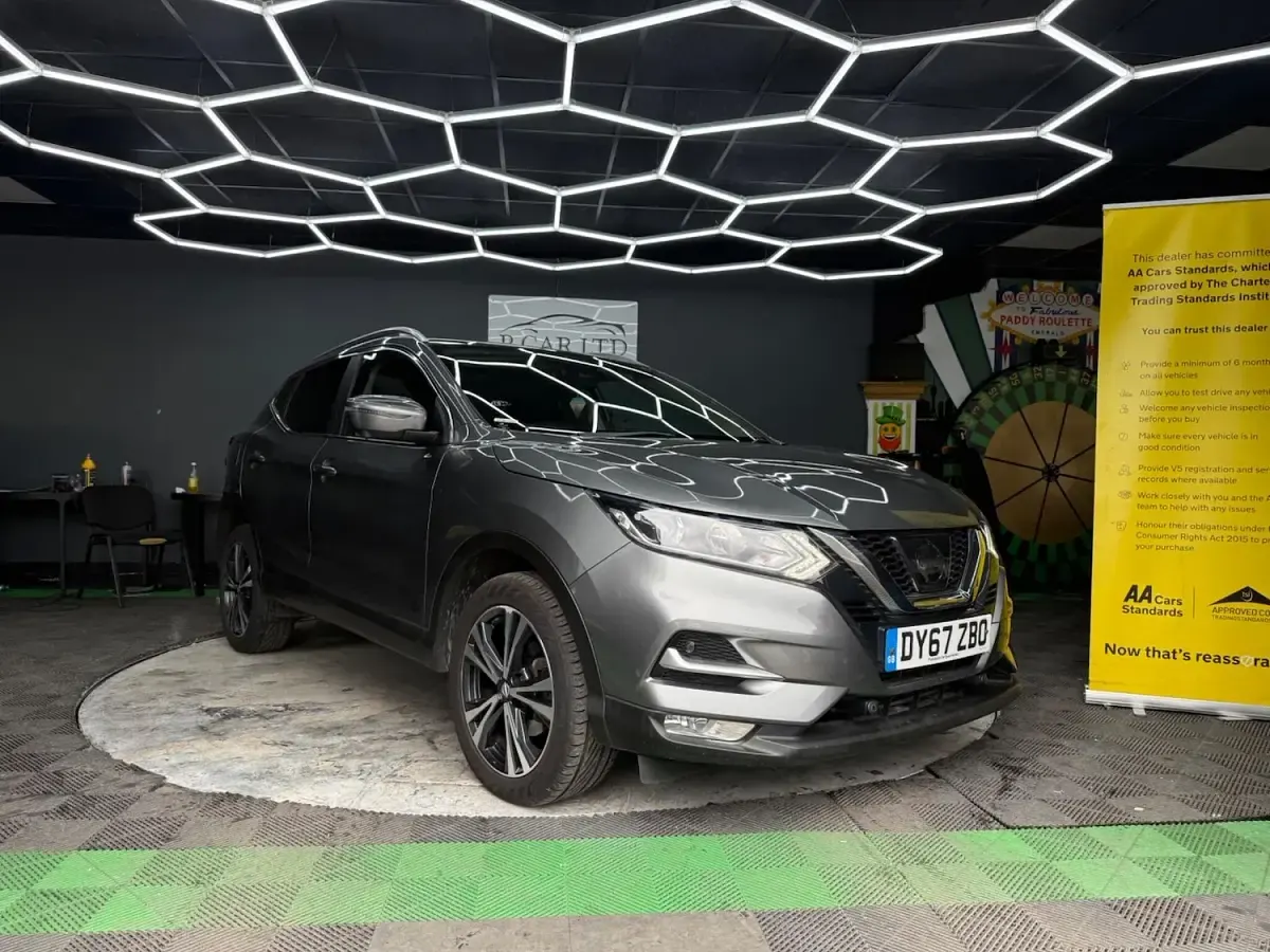 Used Nissan Qashqai N-Connecta 130 HP (95 kW) 2017 Grey SUV