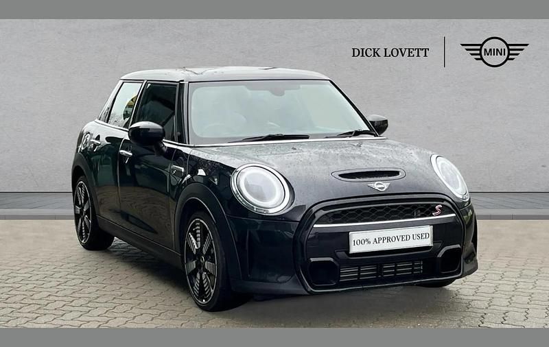 Used Mini Cooper S Exclusive 176 HP (129 kW) 2022 Black Hatchback