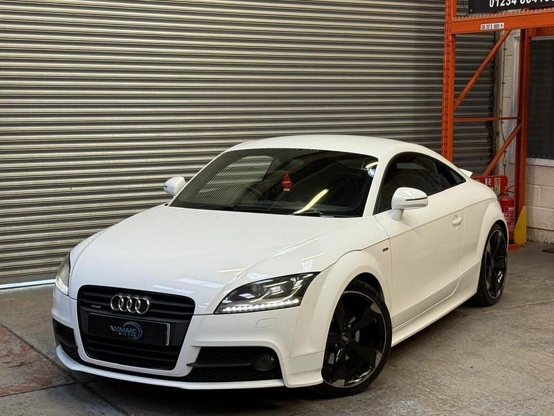 Usado Audi TT Black Edition 170 HP (125 kW) 2012 Branco Coupé
