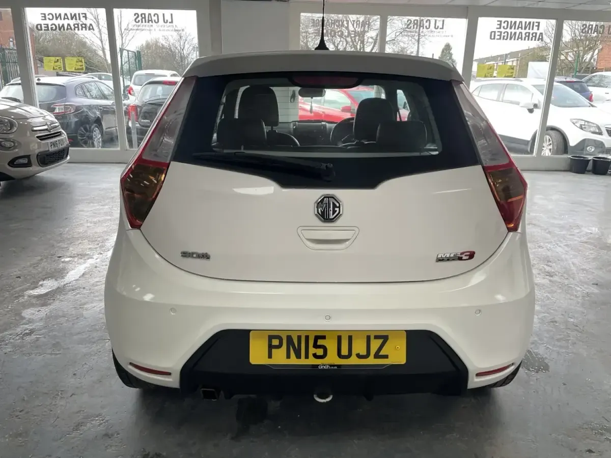 Usado MG MG3 106 HP (77 kW) 2015 Branco Citadino
