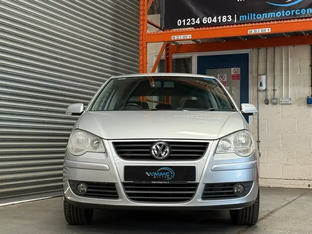 Begagnad VW Polo Match 80 HK (58 kW) 2008 Silver Halvkombi