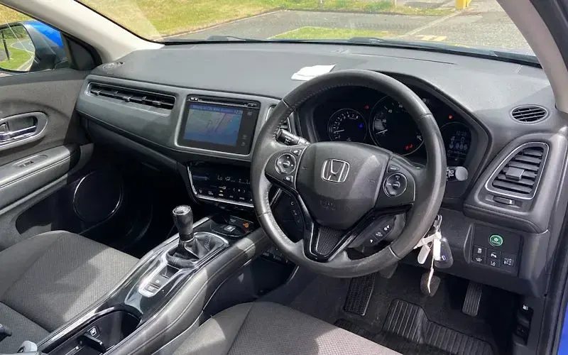 Used Honda HR-V SE 131 HP (96 kW) 2017 Blue SUV