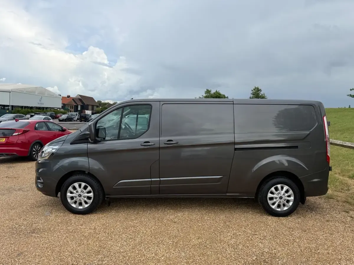Used Ford Transit Custom Limited 130 HP (95 kW) 2021 Grey Van