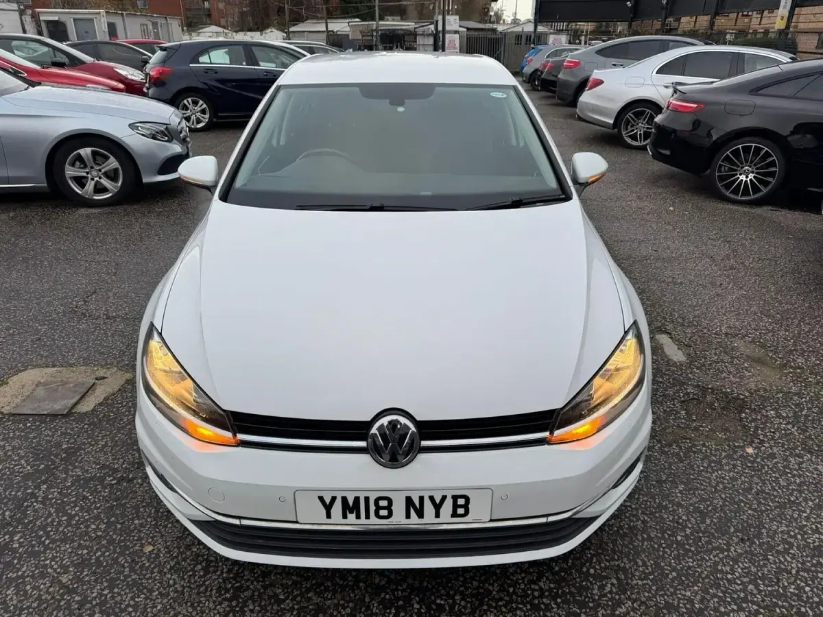 Używany VW Golf VII GT 150 KM (110 kW) 2018 Biały Hatchback
