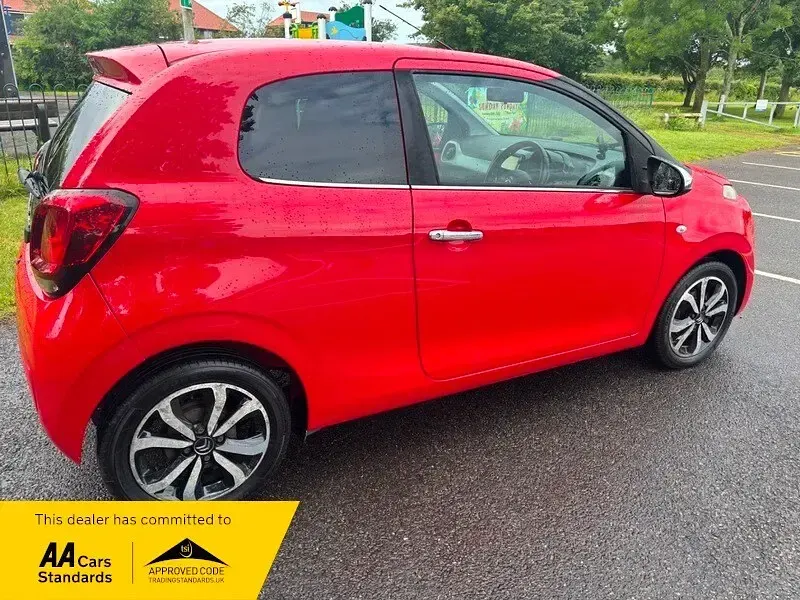 Used Citroën C1 Flair 68 HP (50 kW) 2015 Red Hatchback