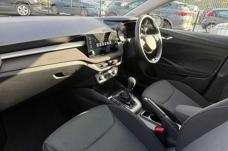 Used Skoda Fabia SE 70 HP (51 kW) 2025 Black magic pearl effect Hatchback