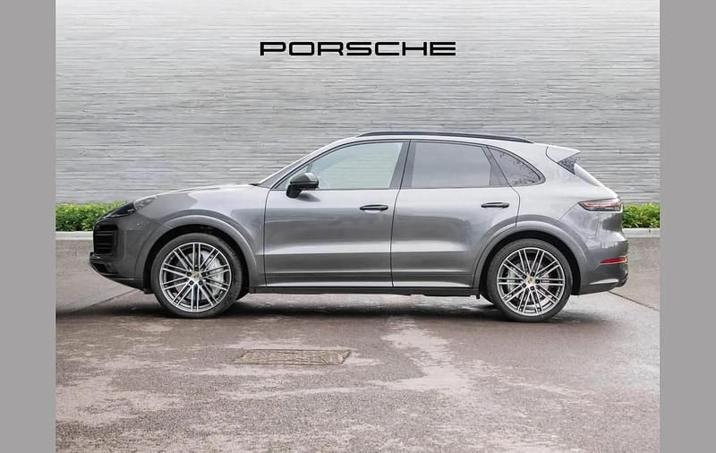 Used Porsche Cayenne Turbo 542 HP (398 kW) 2019 Grey SUV