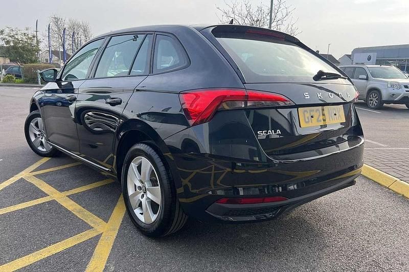 Usado Skoda Scala SE 85 CV (62 kW) 2025 Negro Utilitario
