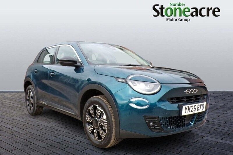 Blue New 2025 Fiat 600 S SUV | £19,995 (Good price) - Image 1/4