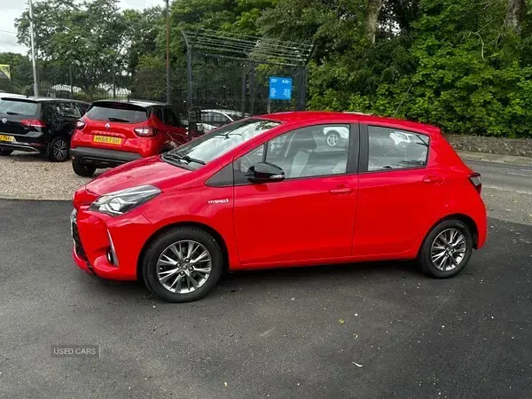 Used Toyota Yaris Hybrid 2019 Red Hatchback