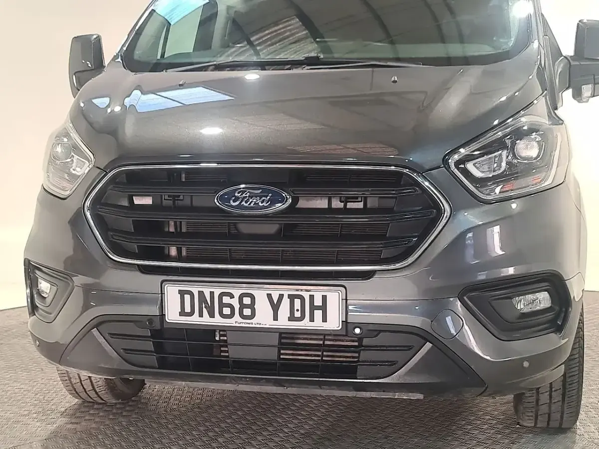 Used Ford Transit Custom Limited 170 HP (125 kW) 2018 Grey Van