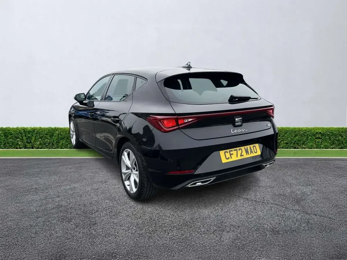 Second-hand Seat Leon FR 2023 Negru Hatchback