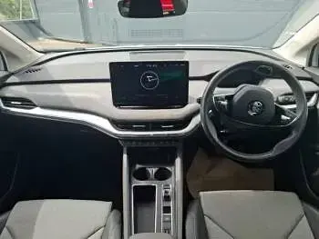 Used Skoda Enyaq iV Loft 150 kW (204 HP) 2021 White SUV
