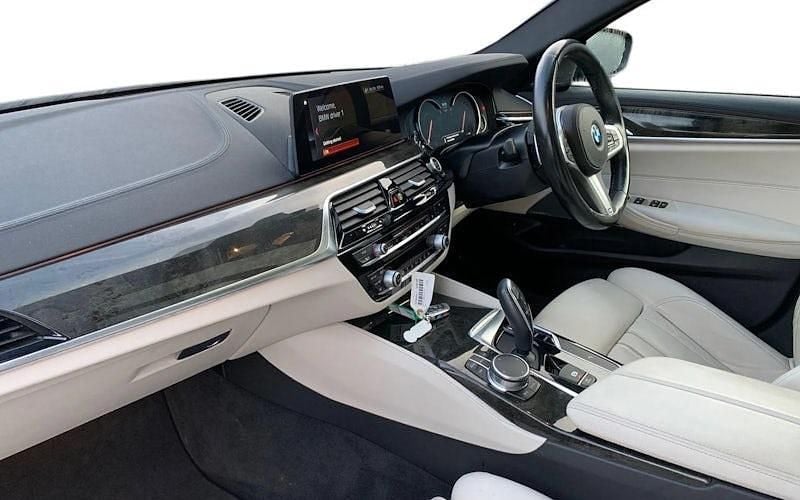 Used BMW 520 M Sport 190 HP (139 kW) 2018 Blue Estate