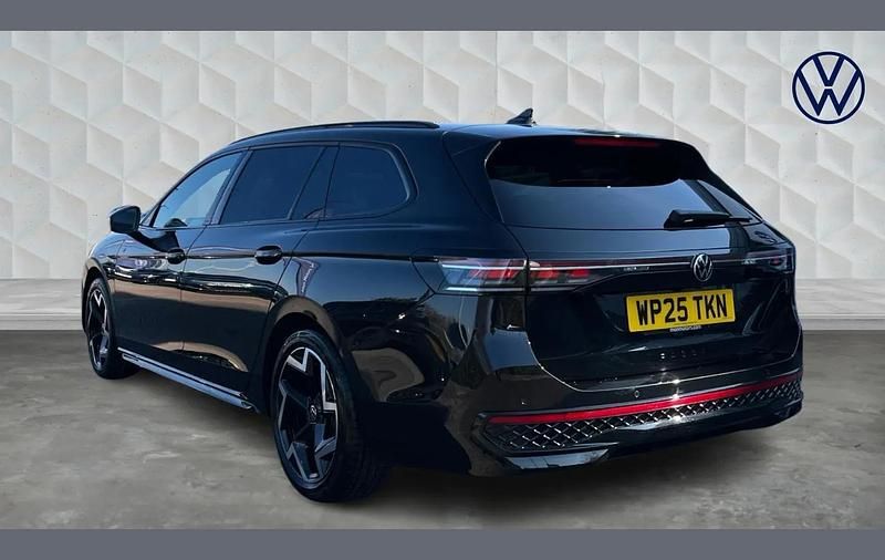 Used VW Passat R-line 147 HP (108 kW) 2025 Black Estate