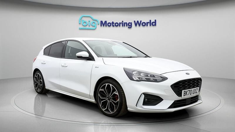 Used Ford Focus ST-Line X 123 HP (90 kW) 2021 White Hatchback