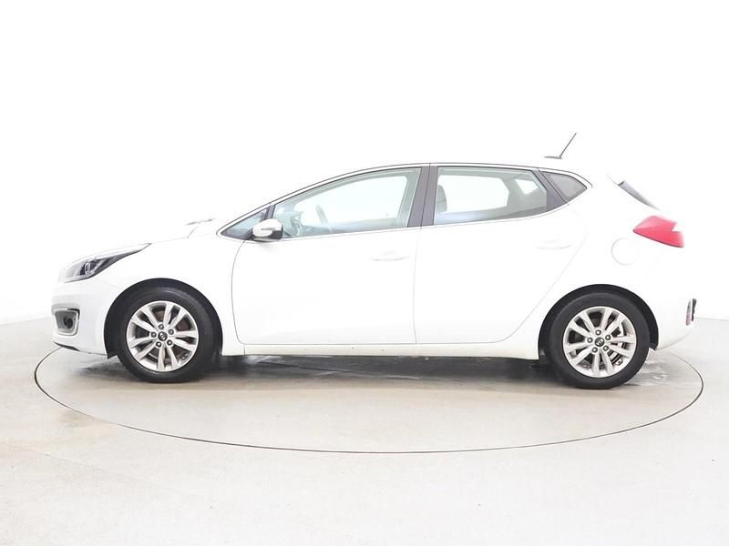 Used Kia Ceed 2015 White Hatchback