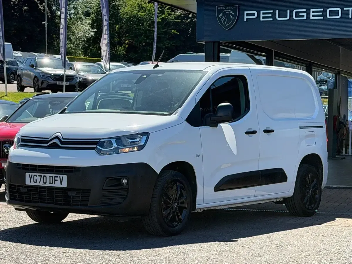 Used Citroën Berlingo 100 HP (73 kW) 2020 White MPV
