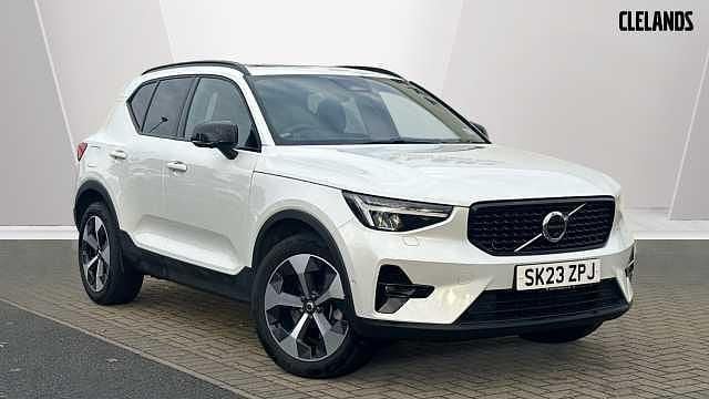 White Used 2023 Volvo XC40 Ultimate SUV | £32,700 (Good price) - Image 1/4