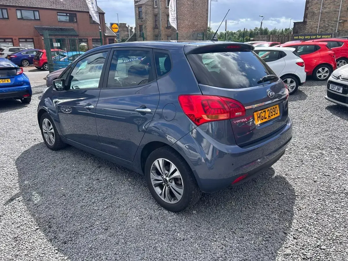 Used Kia Venga 123 HP (90 kW) 2017 Blue Hatchback