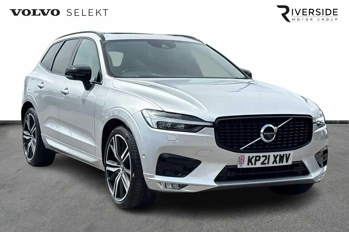 Used Volvo XC60 R-Design Pro 197 HP (144 kW) 2021 Bright silver SUV